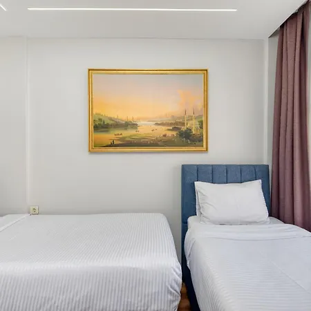 Bright Aparthotel 3*